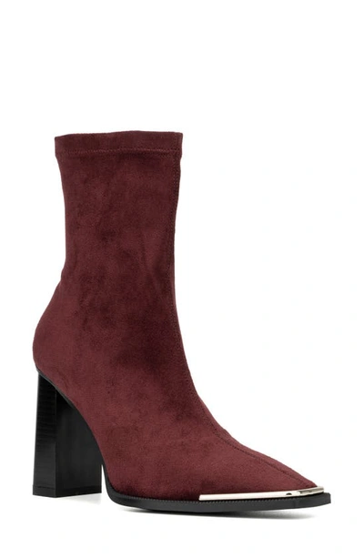 Torgeis Katya Block Heel Bootie In Burgundy