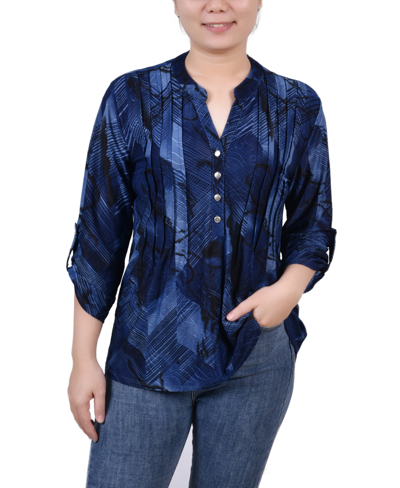 Ny Collection Petite 3/4 Roll Tab Sleeve Printed Pintuck Top In Navy Chervon