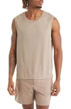 Alo Yoga The Triumph Sleeveless T-shirt In Gravel