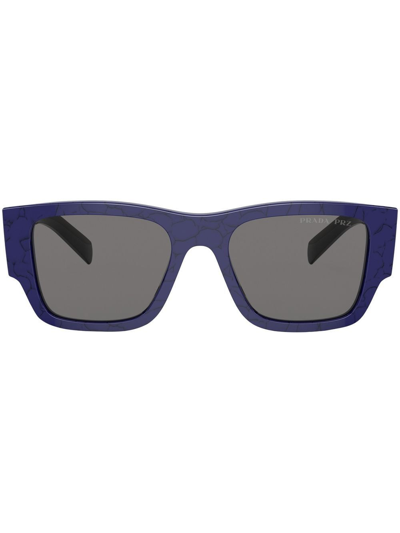 Prada Logo方框太阳眼镜 In Blau
