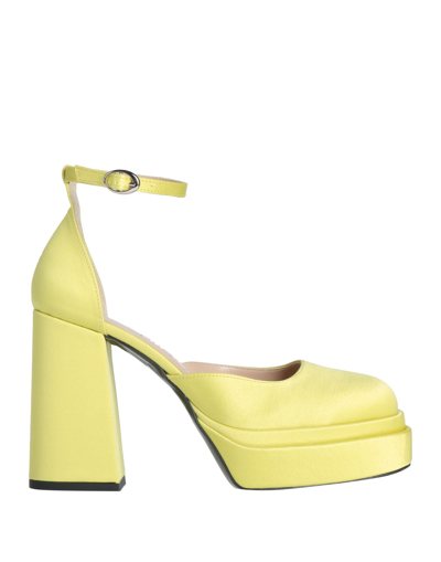 Nila & Nila Pumps In Yellow