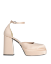 Nila & Nila Pumps In Beige