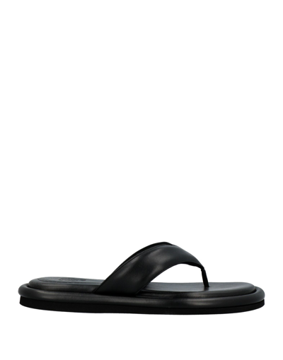 Gia Borghini Toe Strap Sandals In Black