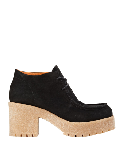 Lemaré Lace-up Shoes In Black