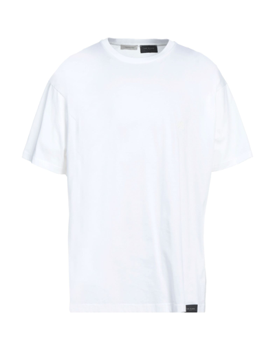 Low Brand Logo-patch Short-sleeve T-shirt In White