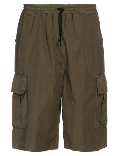 Amish Man Shorts & Bermuda Shorts Military Green Size S Cotton