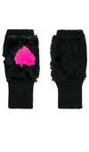 Jocelyn Intarsia Hearts Faux Fur Mittens In Black / Pink