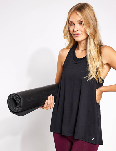 Goodmove Scoop Neck Relaxed Sleeveless Yoga Top In Black