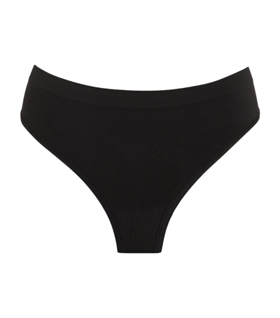 Skims Soft Smoothing Thong In Black