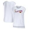 WEAR BY ERIN ANDREWS WEAR BY ERIN ANDREWS WHITE WASHINGTON COMMANDERS GREETINGS FROM MUSCLE T-SHIRT