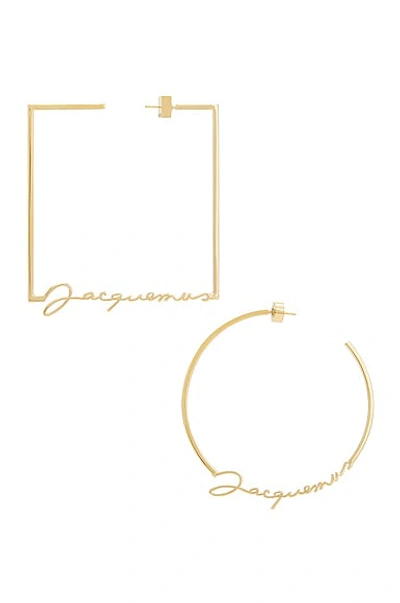 Jacquemus Asymmetric Signature Logo Earrings In Gold