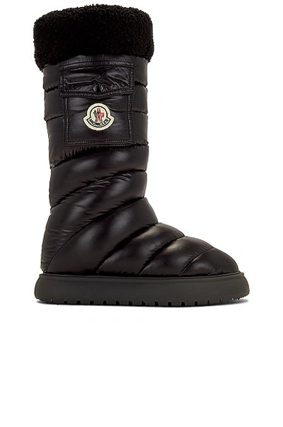 Moncler Gaia Quilted Nylon Pocket Snow Boots In Black