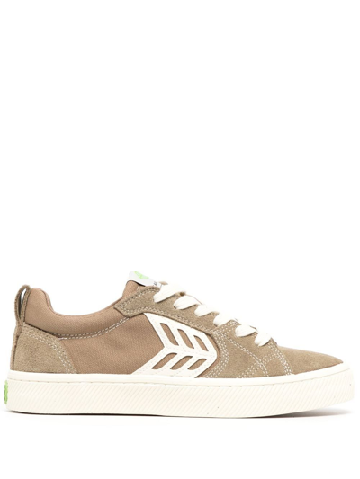 Cariuma Catiba Pro Skate Low-top Sneakers In Sand Ivory