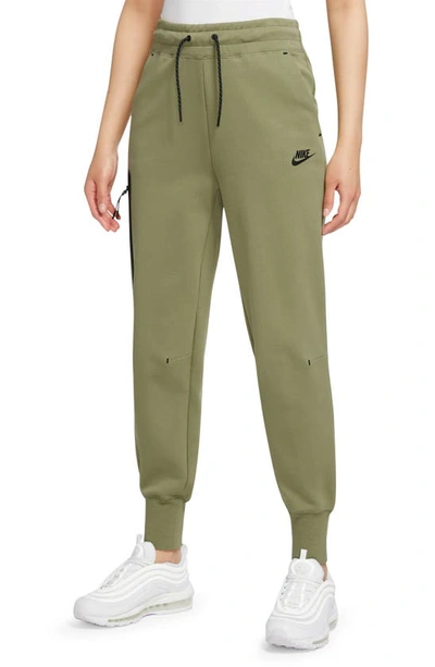 Nike Tech Fleece Joggers In Green