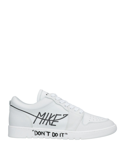 Mike Sneakers In White