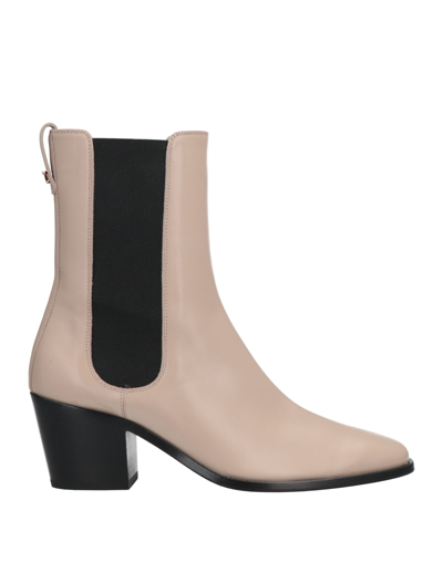 Tod's Ankle Boots In Beige