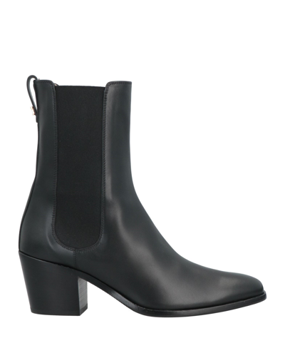 Tod's Ankle Boots In Black