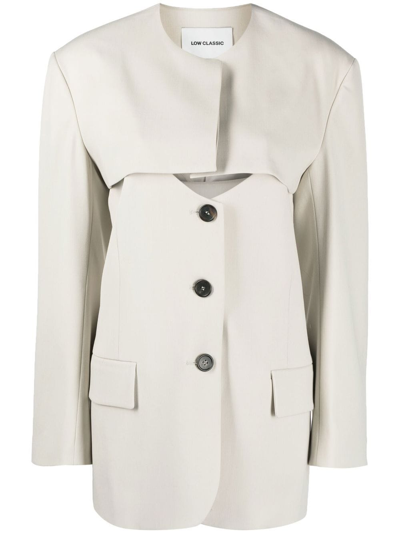 Low Classic Cut-out Buttoned Jacket In Grau
