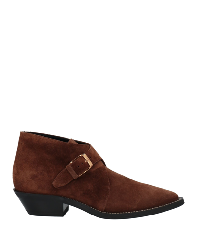 Tod's Ankle Boots In Brown