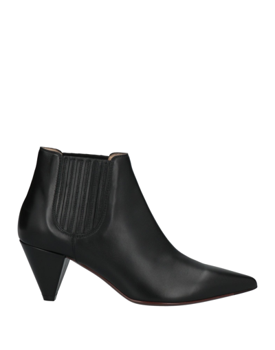 Tod's Ankle Boots In Black