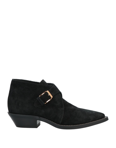 Tod's Ankle Boots In Black