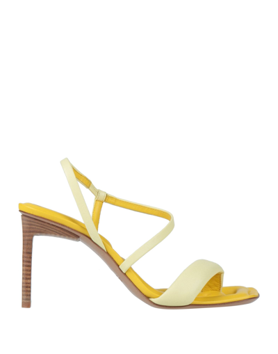 Jacquemus Toe Strap Sandals In Yellow