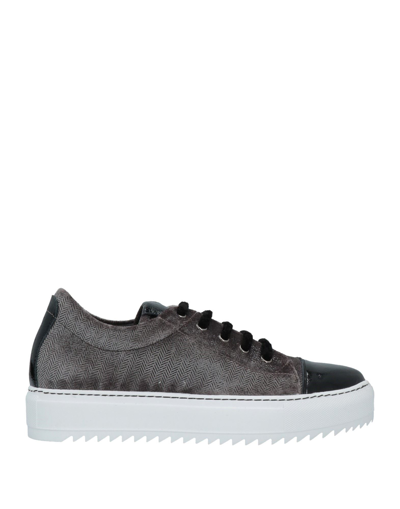 Bruglia Sneakers In Black