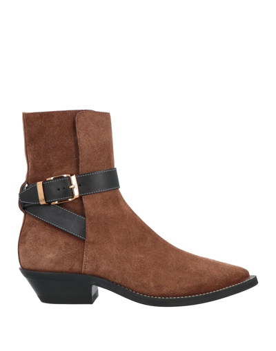 Tod's Ankle Boots In Brown