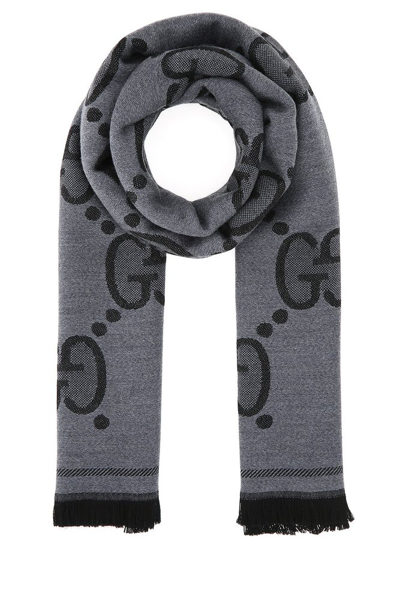 Gucci Gg Jacquard Scarf In Grey