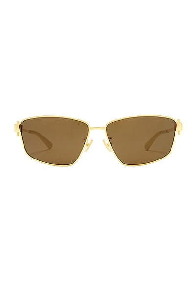 Bottega Veneta New Triangle Metal Sunglasses In Shiny Gold