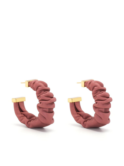 Cult Gaia Sanura Ruched Leather Hoops In 粉色