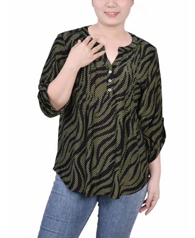 Ny Collection Petite 3/4 Roll Tap Pullover Top In Black Herbal Zebra