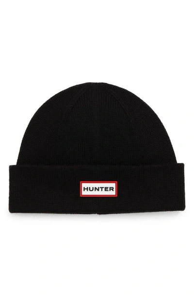 Hunter Cuffed Logo Beanie In Black