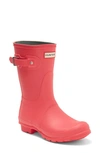 Hunter Original Short Waterproof Rain Boot In Rowan Pink