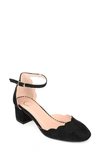 Journee Collection Edna Pump In Black