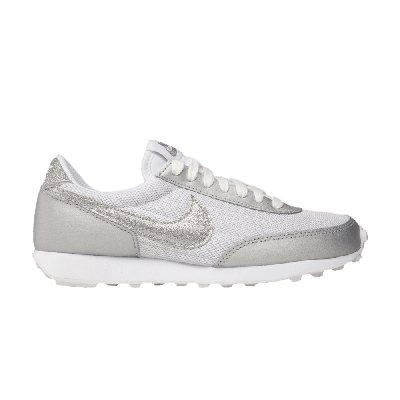 Pre-owned Nike Wmns Daybreak 'metallic Silver' In White