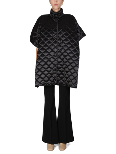Boutique Moschino Quilted Short-sleeve Coat In Black