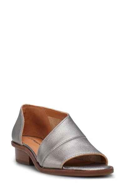 Lucky Brand Serkie Sandal In Pewter Oro