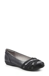 White Mountain Footwear Chic Flat In Black/ Smooth