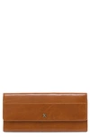 Hobo Jill Large Leather Trifold Wallet In Truffle