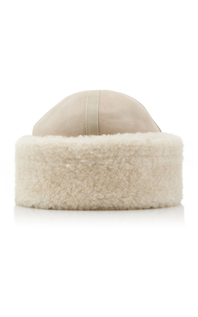 Totême Shearling Winter Hat Macadamia In White