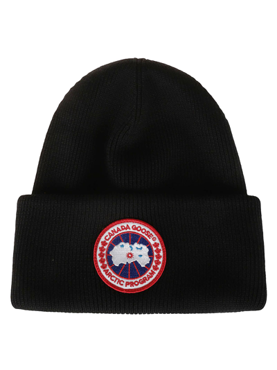 Canada Goose Arctic Disc Ribbed Wool Beanie Hat In Black