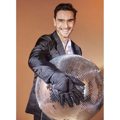 Prada Gloves With Logo In Gold