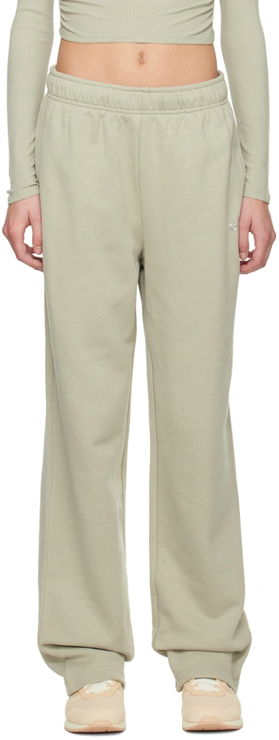 Alo Yoga Accolade Cotton-blend Trackpants In Limestone