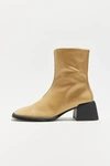 Vagabond Shoemakers Ansie Boot In Almond