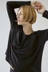 Beyond Yoga Featherweight Daydreamer Pullover Tee In Black