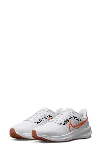 Nike Air Zoom Pegasus 39 Running Shoe In White