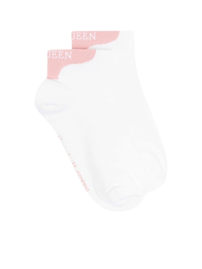 Alexander Mcqueen Intarsia-knit Logo Socks In 白色