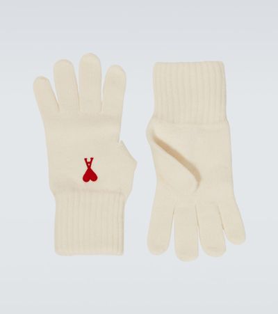 Ami Alexandre Mattiussi Ami De Caur Virgin Wool Gloves In Off White/red