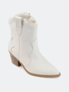 Journee Collection Collection Women's Tru Comfort Foam Becker Bootie In White